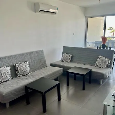 Mariam Court 302 Apartamento