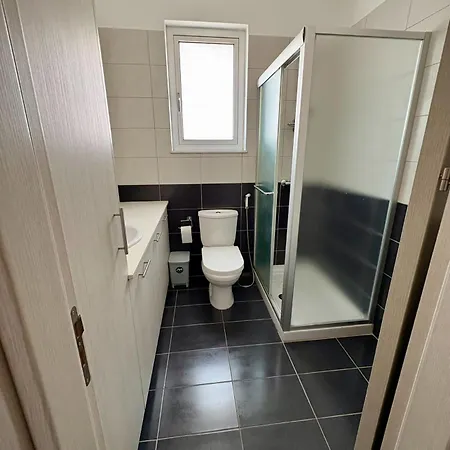 Mariam Court 302 Apartamento *